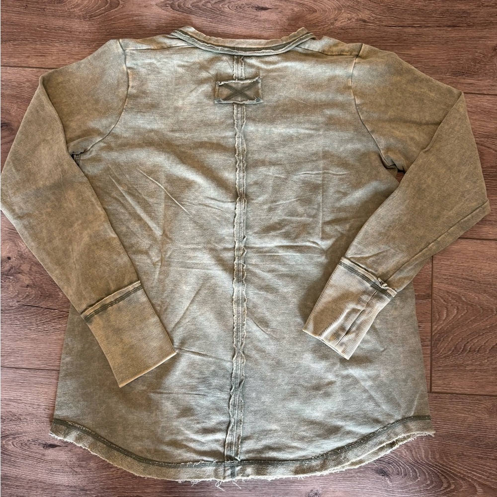 ZENANA• Mineral Washed Thumb Hole Cuffed Long Sleeve TTW-3319-ASH OLIVE - Picture 4 of 6